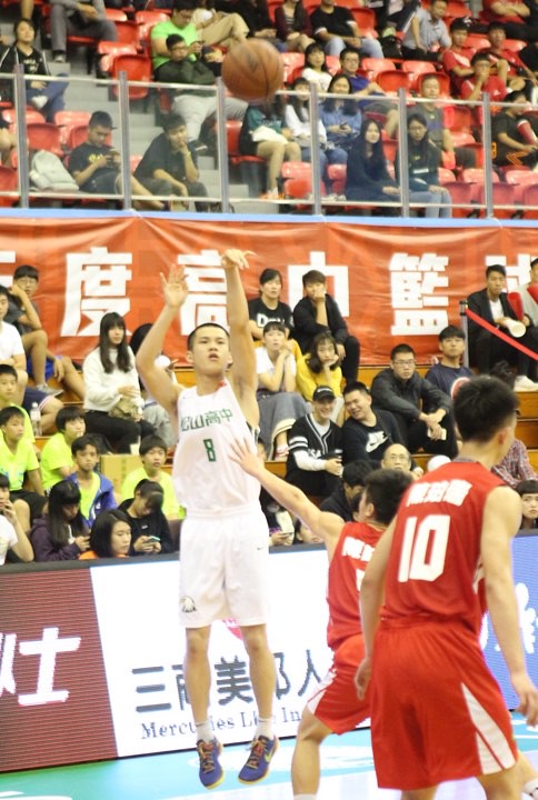 松山延長險勝　林勵向學長陳盈駿看齊