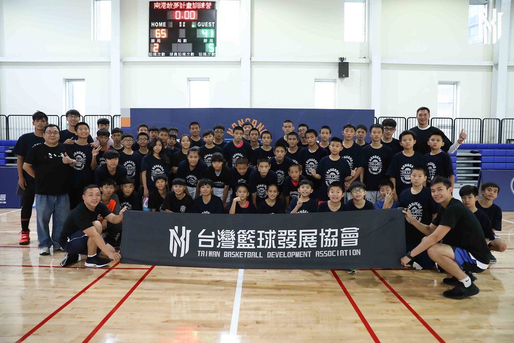 前國手邱宗志辦公益籃球營　獨臂射手激勵人心