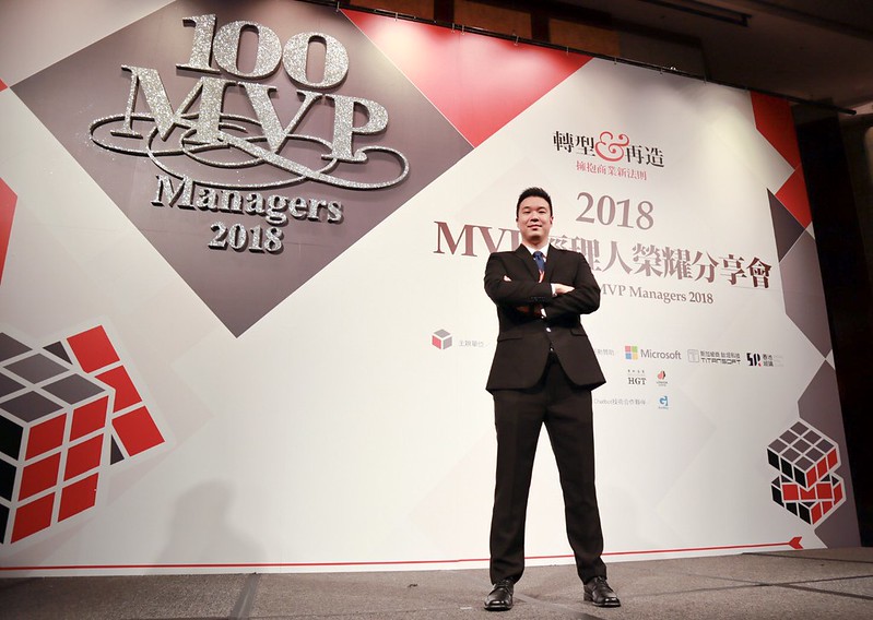 前松山球員金立人　獲年度百大MVP經理人