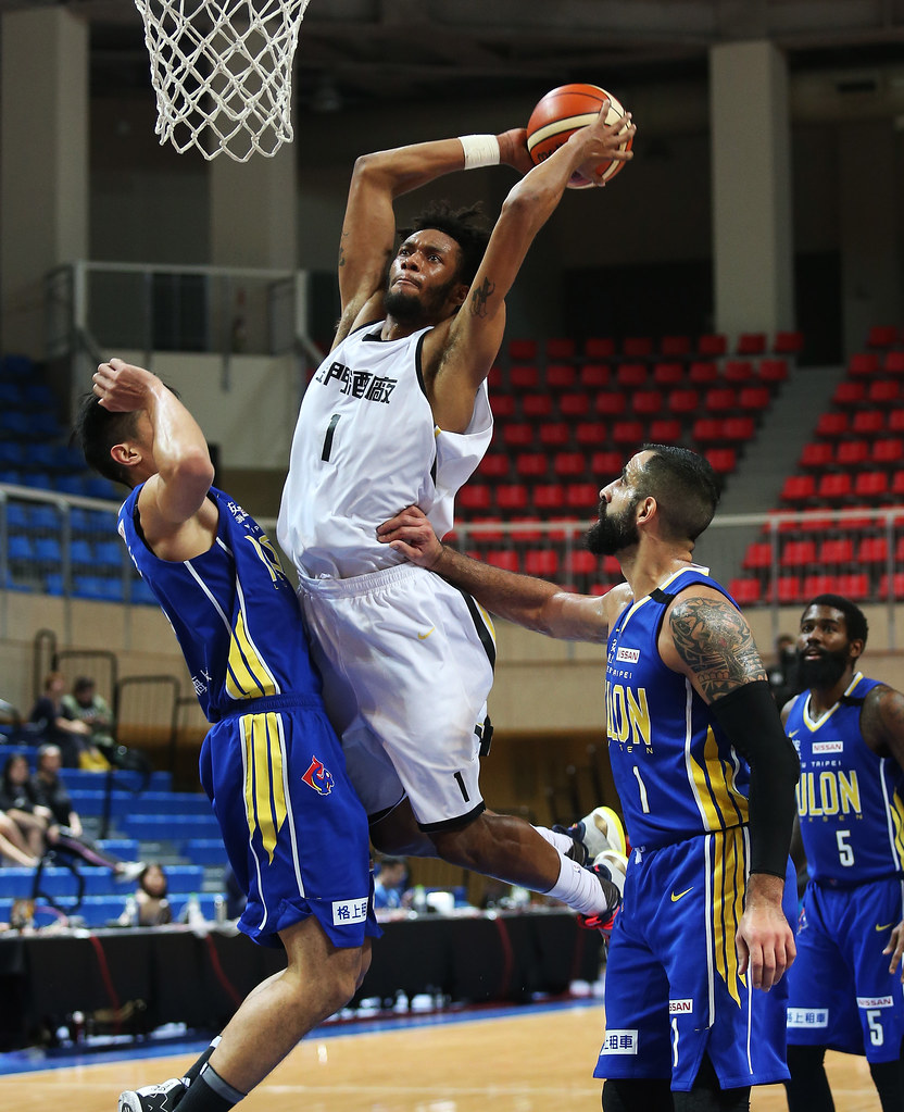 贏定還灌籃　貝斯挨批不尊重對手