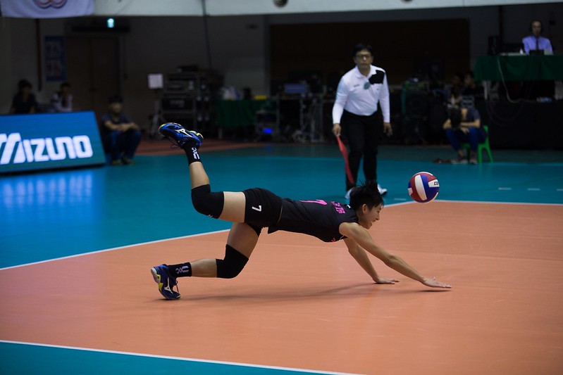 首度對決打不到5局　珀兆甩開極速超跑