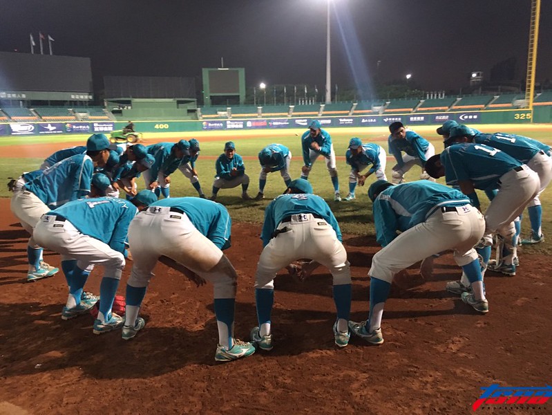 新北藍3局灌9分奪勝　教頭：投手表現不及格