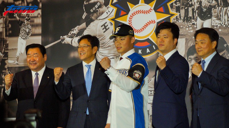 稱大王、Yoh桑不同型　栗山：抱歉簽走他了