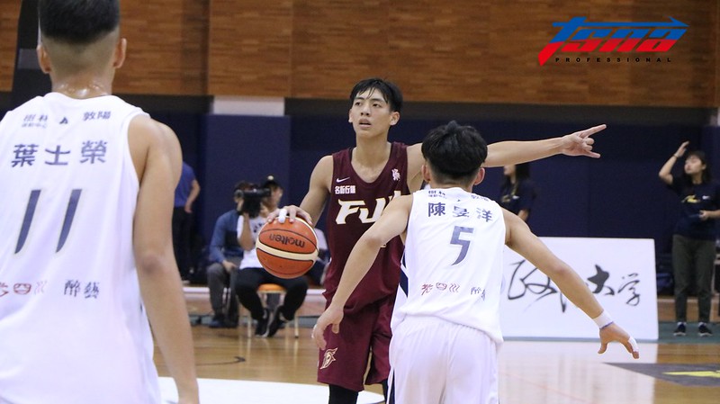 抄截王蛻變進攻好手　魏嘉豪扛輔大主控