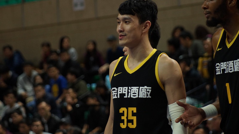 與台銀互咬至末節　金酒少貝斯照拿勝