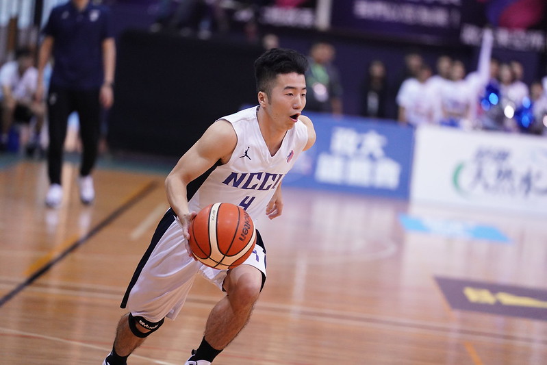 克服身材劣勢 　黃博暄扮演政大雄鷹最佳第6人