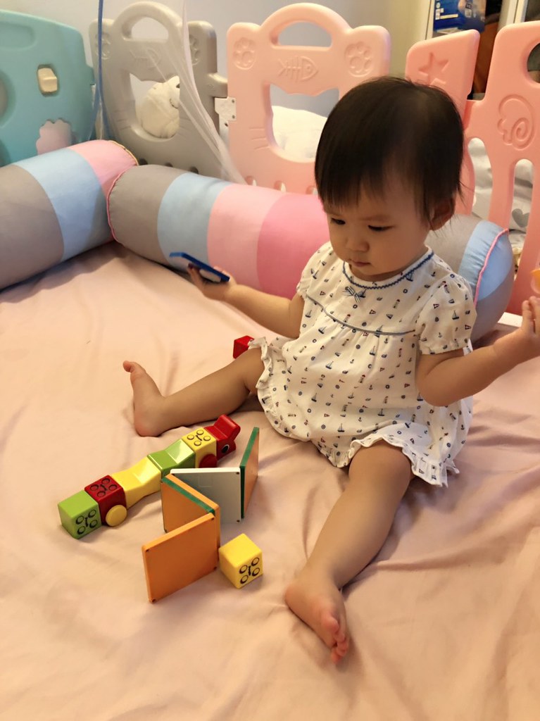 玩積木學習快　小小愛表演規定爸媽都鼓掌