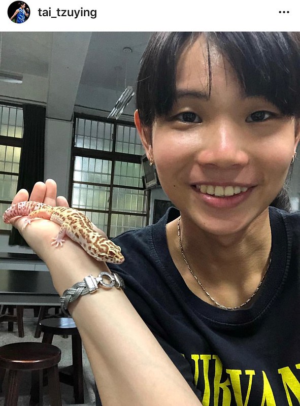 戴姿穎成百週球后　場外當網紅展可愛面