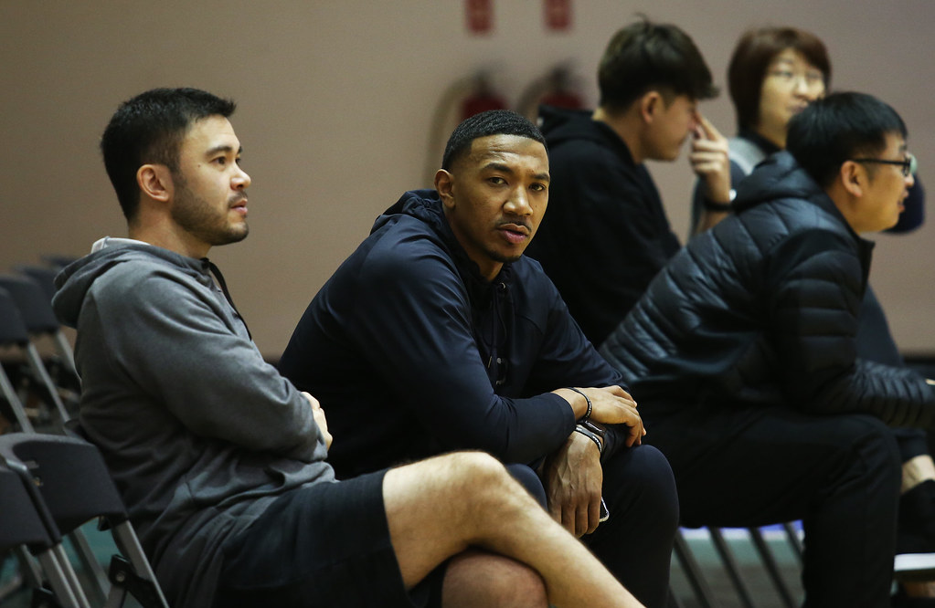 璞園新洋將強森亮相　先向王鼎傑請教