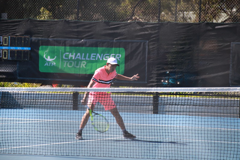 會內賽不敵東道主　曾俊欣首輪止步 