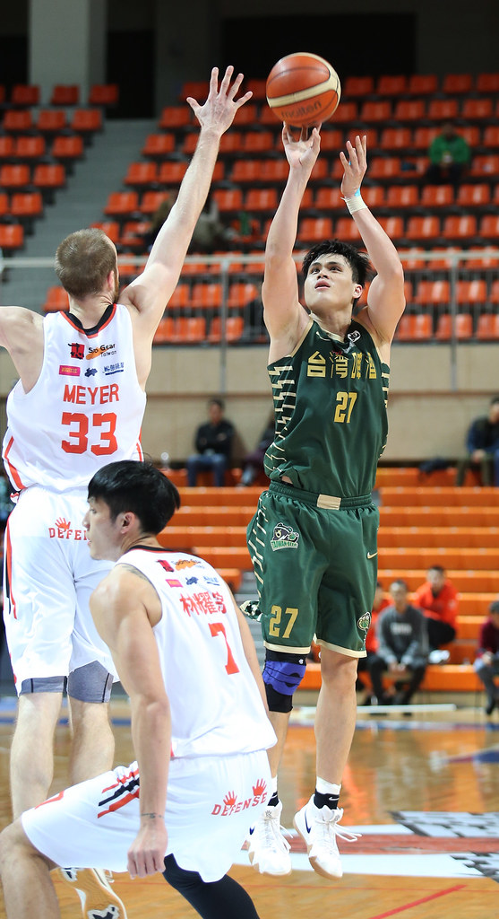 新任奶爸王皓吉　飆生涯新高退璞園