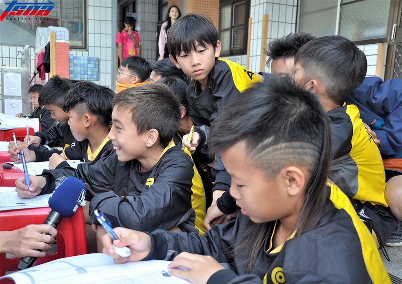 東門城小朋友髮型有夠潮　感情比同儕更好