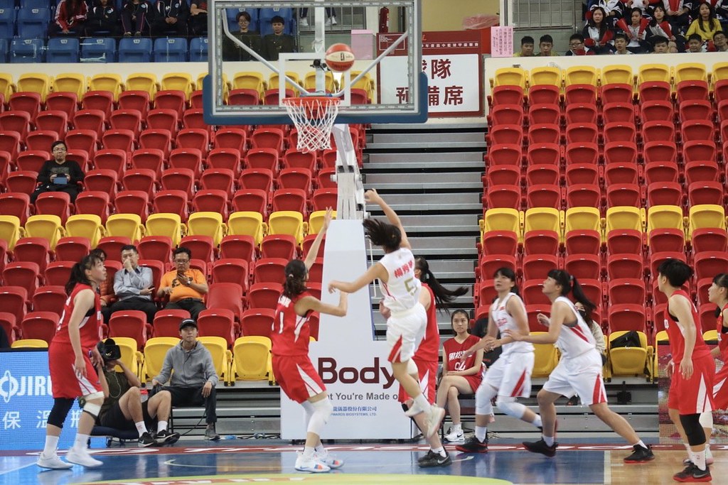 教練髒話傾巢而出　南山落後20分逆轉