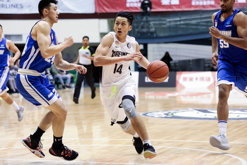 吳永盛初亮相　夢想家全勝香港東方