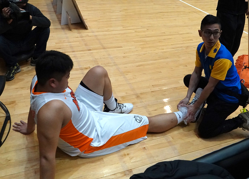 王柏智又扭傷　韓杰諭助國體退文化