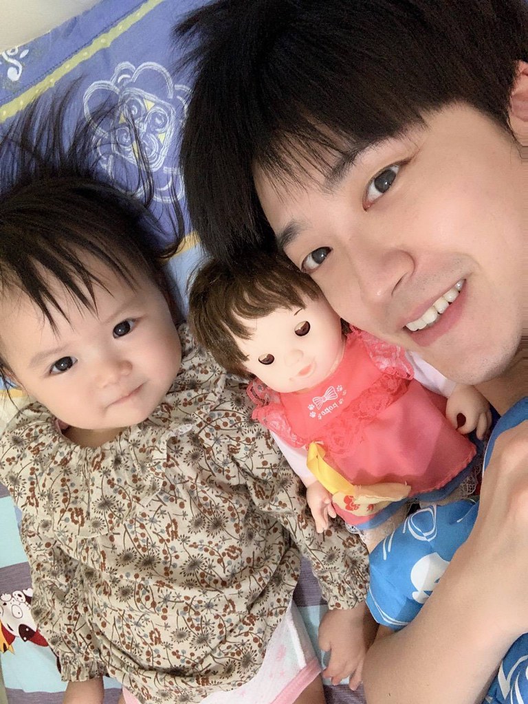 小小愛玩洋娃娃　配件自己穿笑翻江宏傑