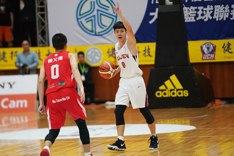 林哲霆關鍵抄截　輔大賞台師大開季首敗