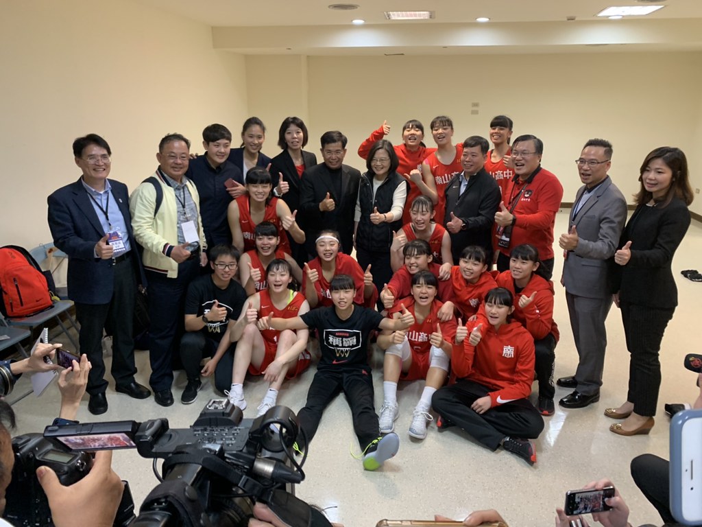 完成老教頭遺願　南山女籃2度封后