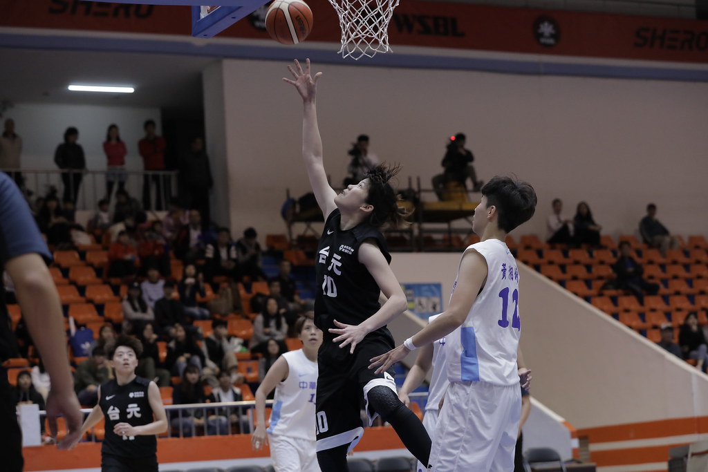 台元逆轉險勝　本季首度擊敗電信