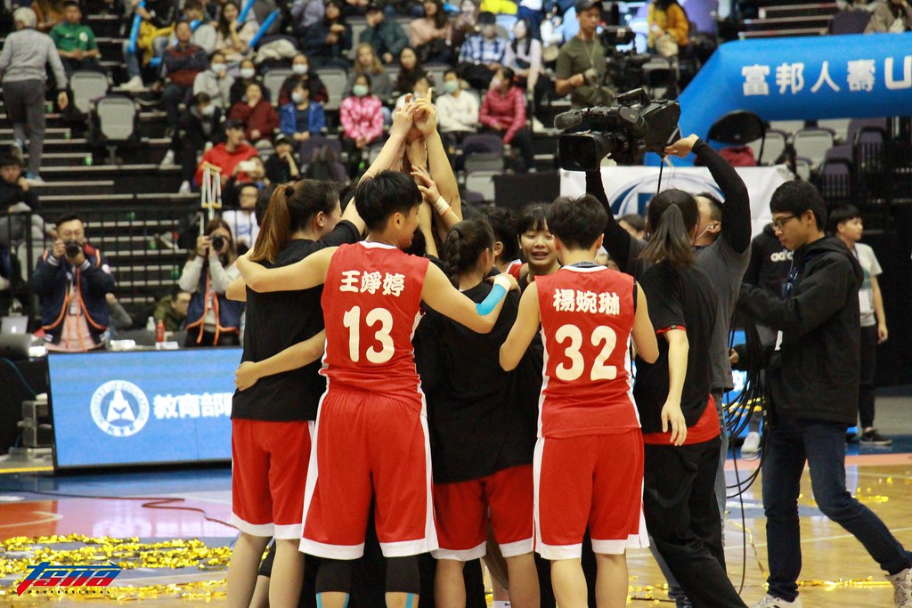 世新只撐1節　佛光摘隊史首冠