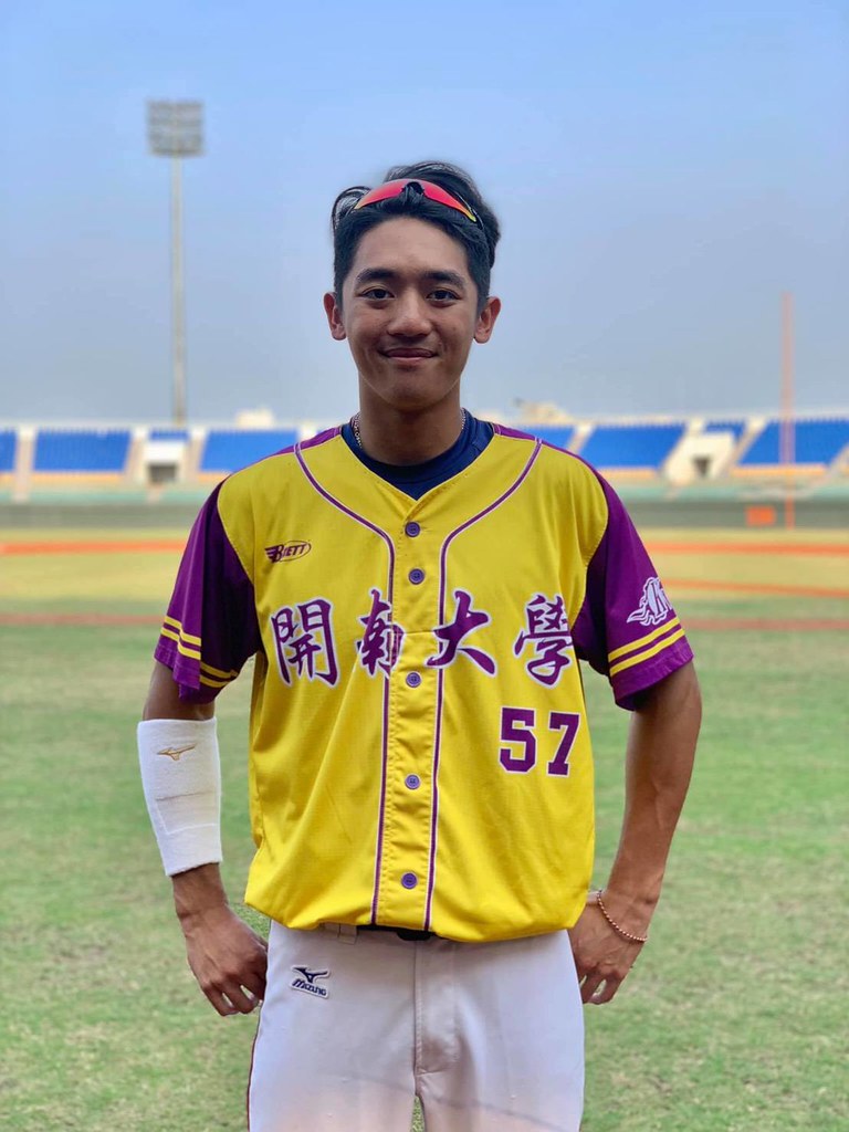 大學明星隊狂敲14安　2連勝社會明星隊