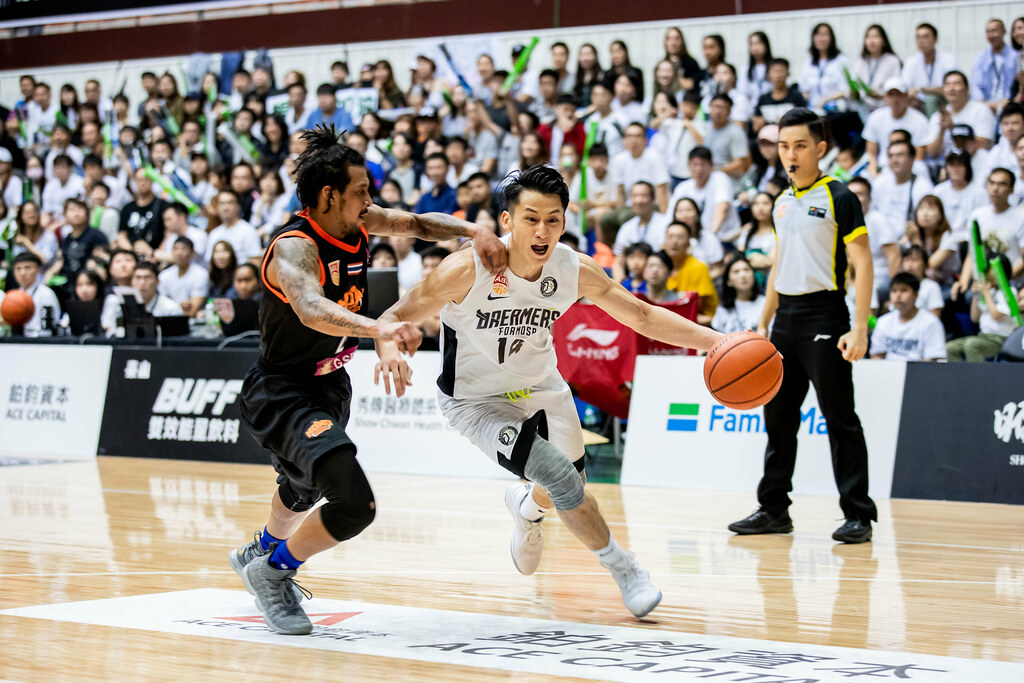決勝節遭吸血鬼反咬　夢想家吞季後賽首敗