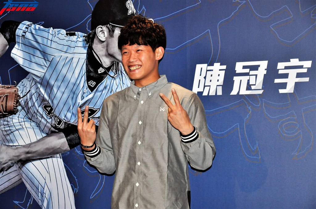 陳冠宇4局無失分　陽岱鋼右手遭球吻