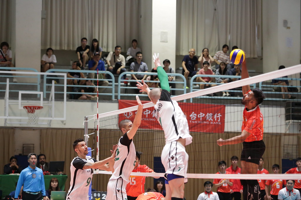 新加坡展現場上拚勁　輸球卻獲得滿堂彩