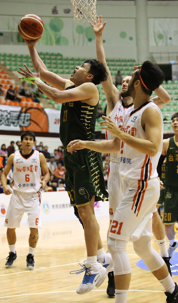 王皓吉救回比賽　台啤2比0璞園