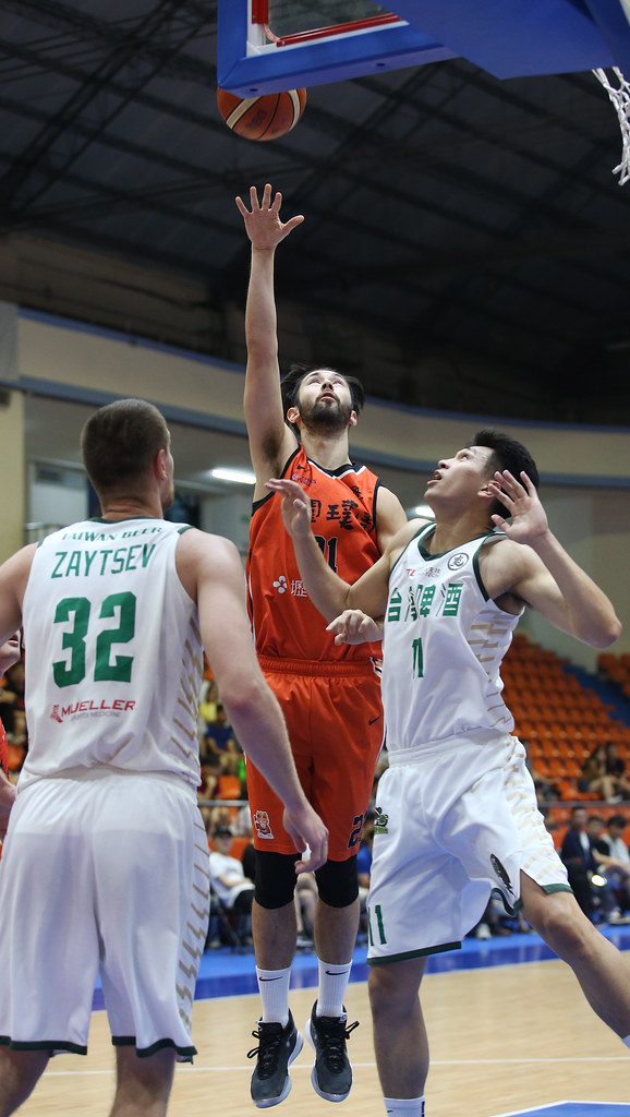 簡浩集合喊話　璞園打倒最佳洋將塞瑟夫