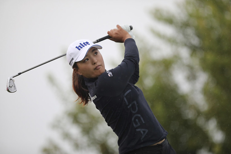 Buhai首輪領先　盧曉晴並列62