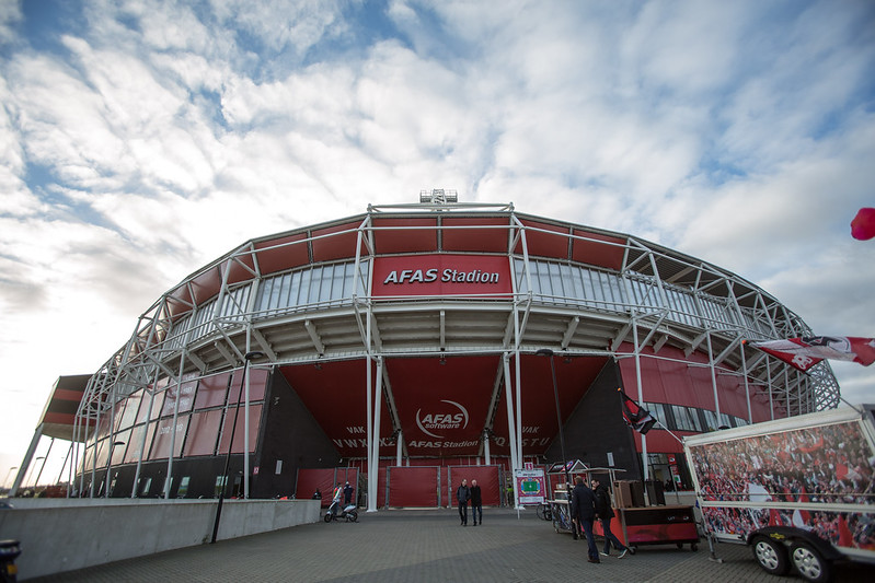 球場屋頂坍塌　荷甲球隊展開調查