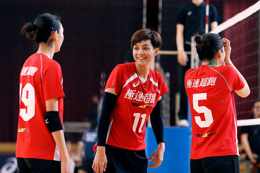 陳菀婷復出企排　披極速超跑戰袍