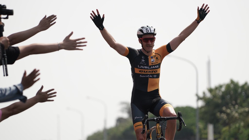 96自轉車系列賽　高士特車隊金包銀