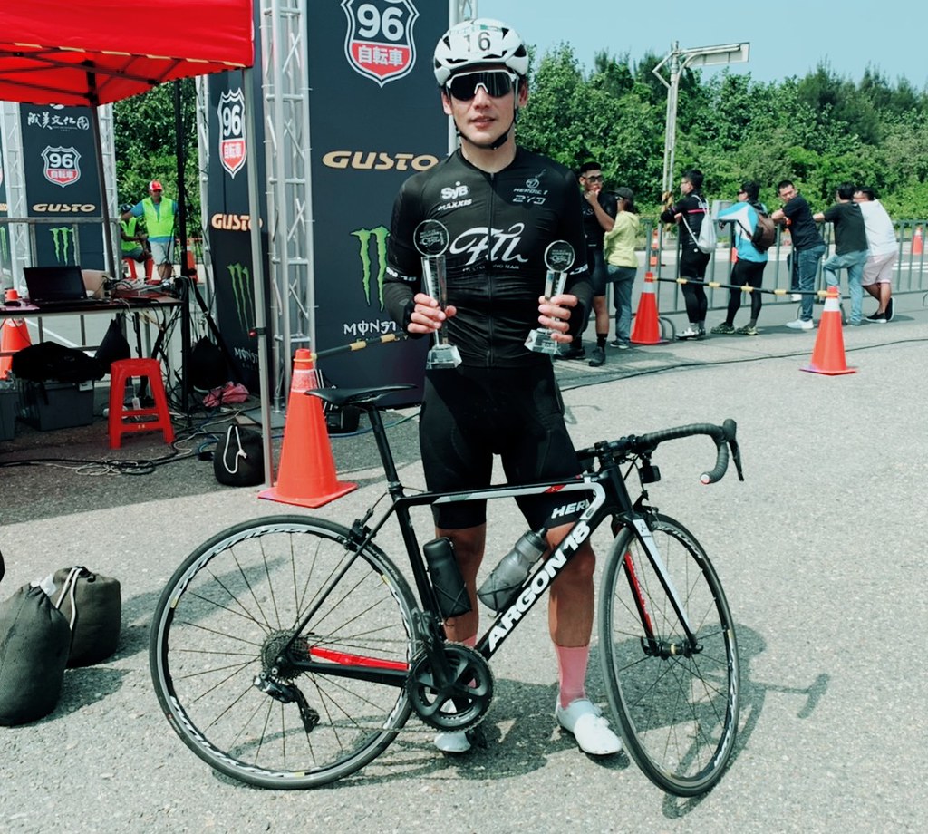 台灣老少車手總動員　Zwift化身現實鋼鐵車手