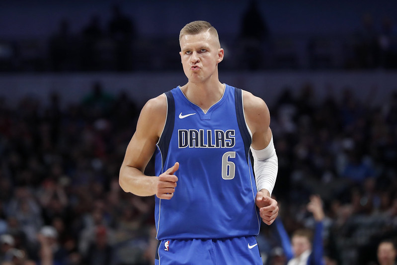 關鍵時刻溫板凳　Porzingis：不能怪教練