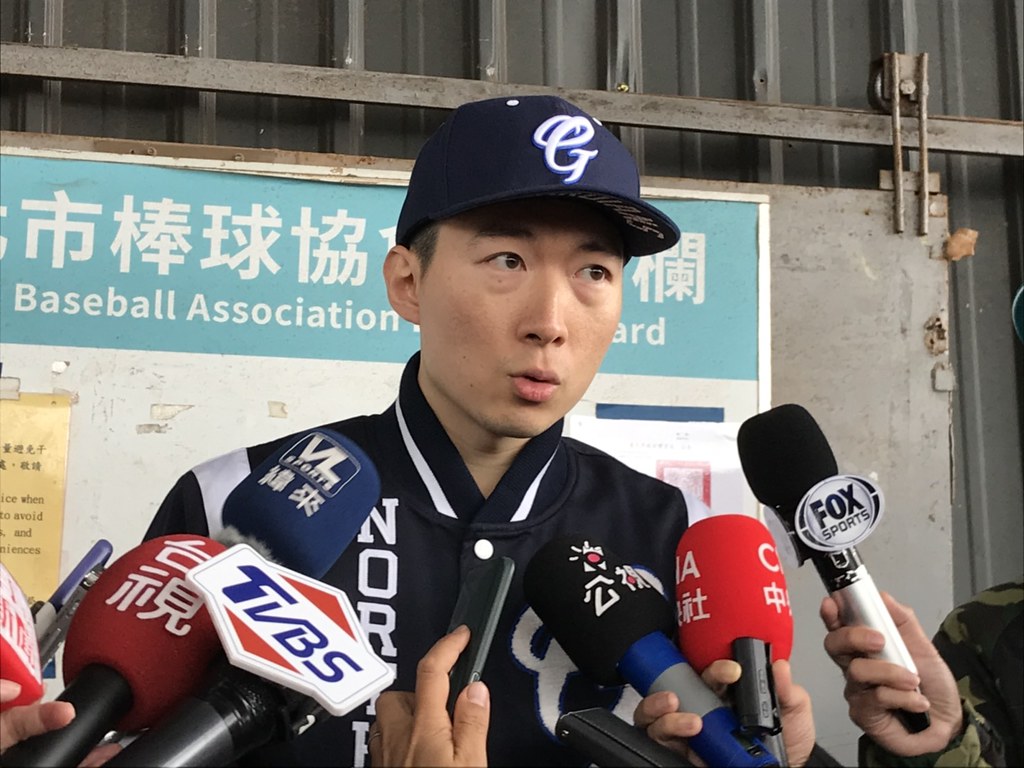 洪總成本土最高薪教頭　陳金鋒續留討論中