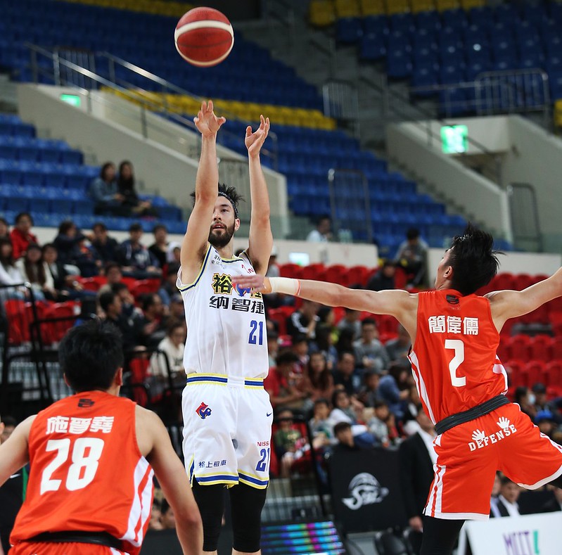 對決老東家飆18分　簡浩垃圾話伺候