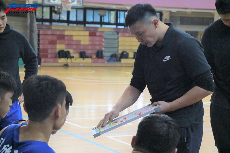 接掌中原大學兵符　張智峰扮嚴師