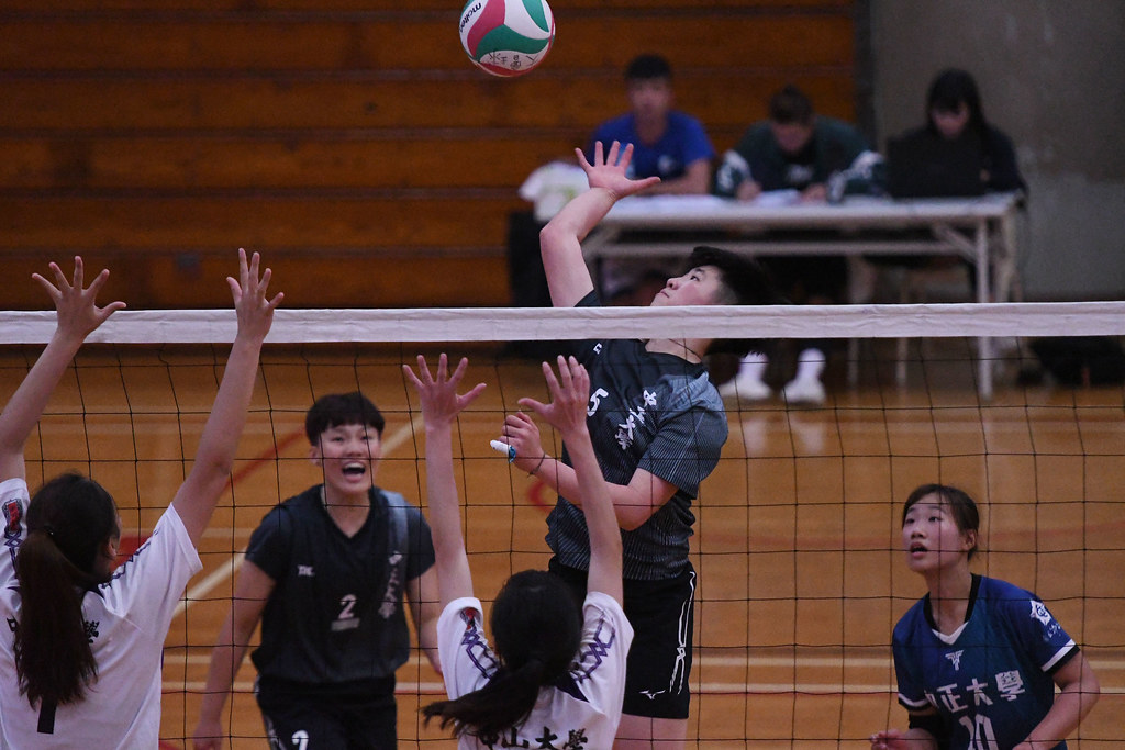 中正5局激戰　退中山收聖誕大禮