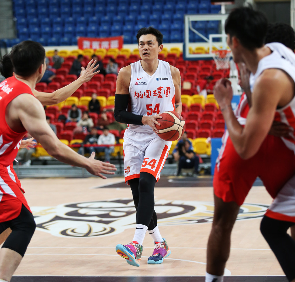 看到快中風　吳岱豪扮璞園心靈導師