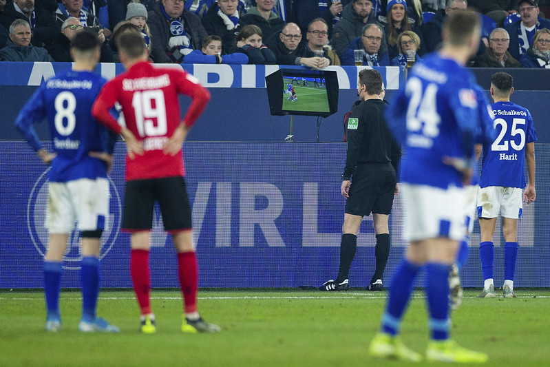 不再有「腋下越位」  影片裁判規則將釐清