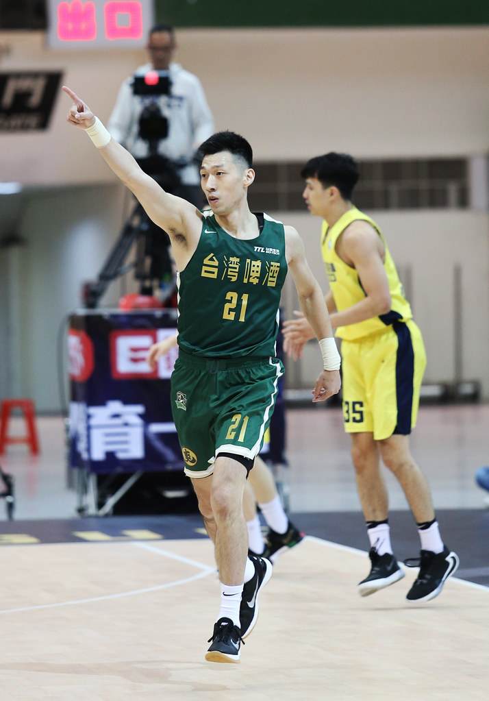 週末限定　成力煥成「假日球王」