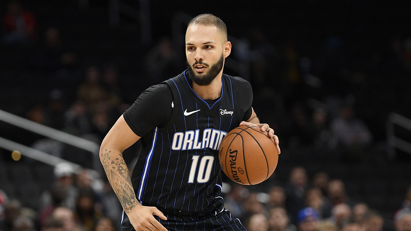 板凳深度夠　看好魔術過盤