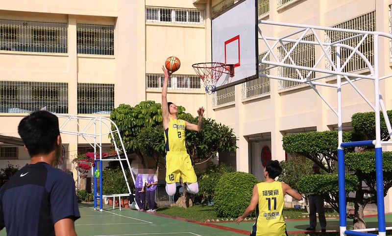 九太赴台中監獄　寒冬問暖送愛心