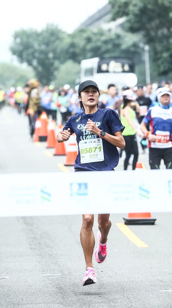 渣打台北馬　傅淑萍全馬稱后