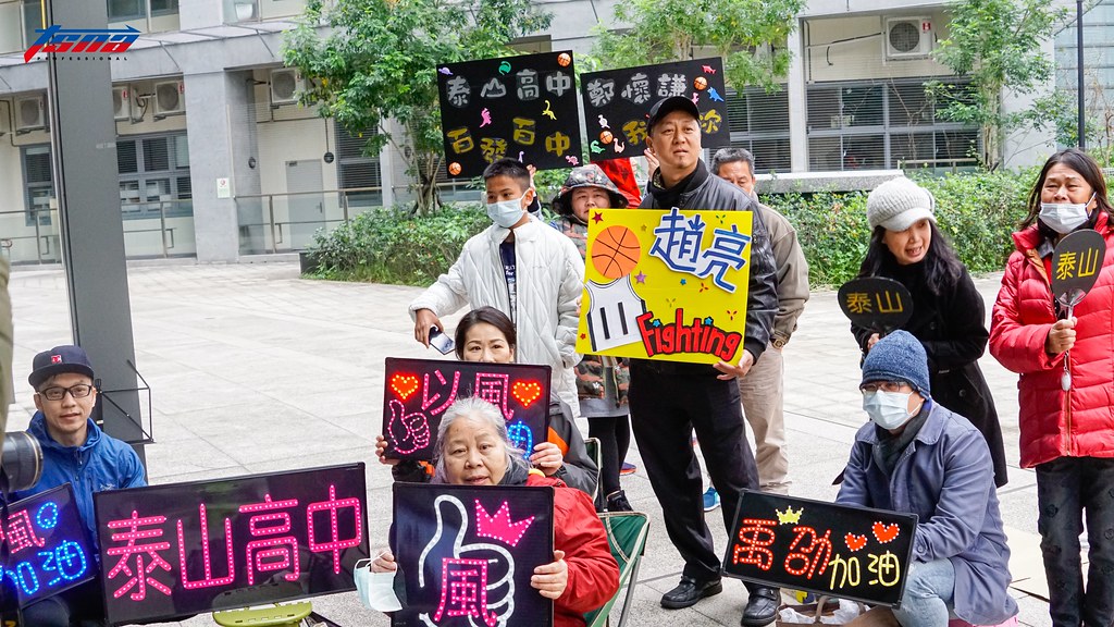 場外架電視　泰山家長：自己的孩子自己挺