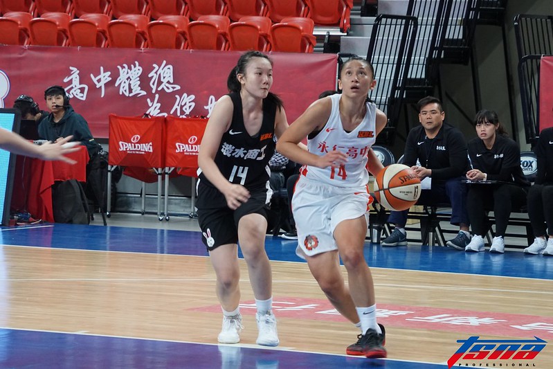 永仁鄭慧慈狂轟35分　破淡商不敗之身