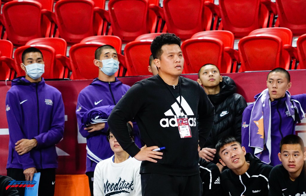 確認教練眼神　泰山壓南山搶4勝