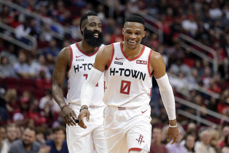雙引擎助火箭5連勝　Harden：防守有做好